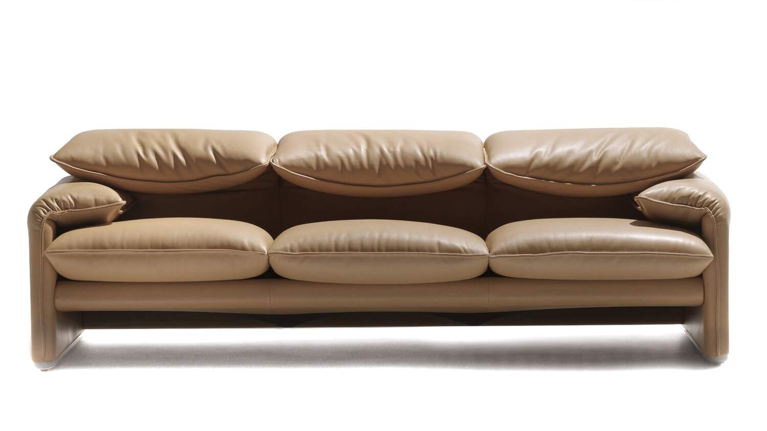 Cassina Maralunga — By Vico Magistretti
