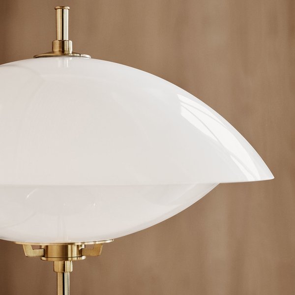 Clam™ Table Lamp